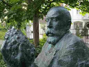 Blankenhorn-Denkmal im Bürgerhaus-Park 